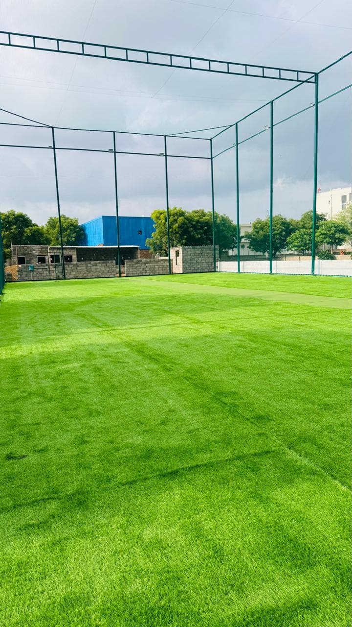 Wide daytime view of the green Boundary 150 turf